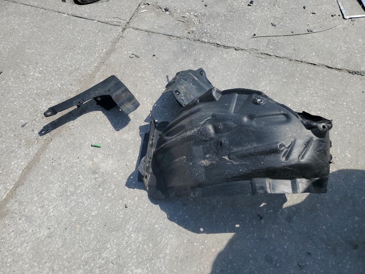 2022 Toyota Corolla Cross Xle VIN: 7MUDAAAG5NV031724 Lot: 69848655