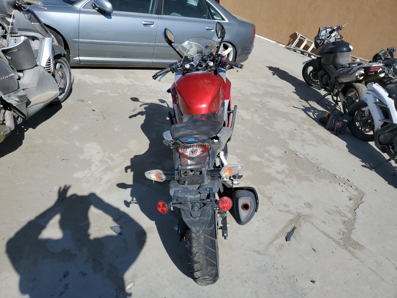 2011 Honda Cbr250 R VIN: MLHMC4119B5002047 Lot: 56194205