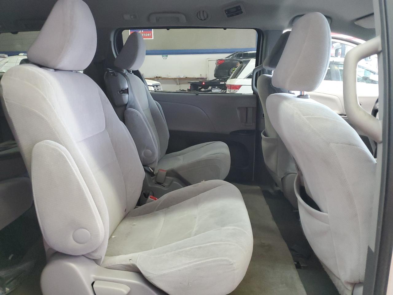 2015 Toyota Sienna Le VIN: 5TDKK3DC7FS620052 Lot: 56985425