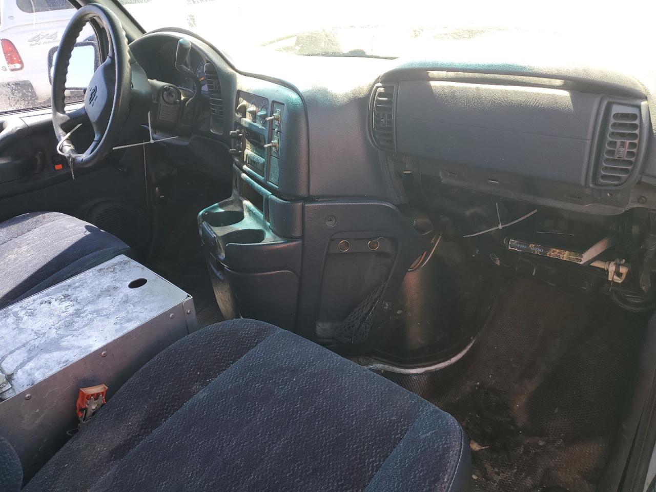 1999 Chevrolet Astro VIN: 1GCDL19W6XB189242 Lot: 56042595