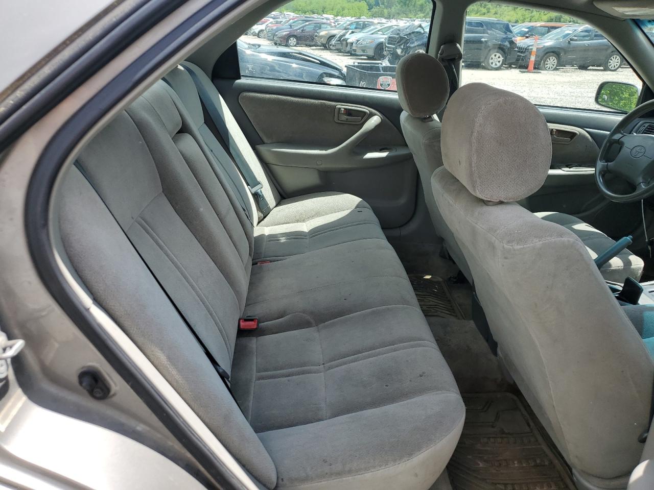 2000 Toyota Camry Ce VIN: 4T1BG22K5YU013891 Lot: 56693255