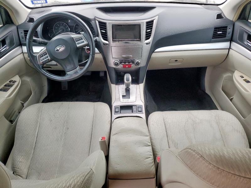 Parquets SUBARU OUTBACK 2012 Biały