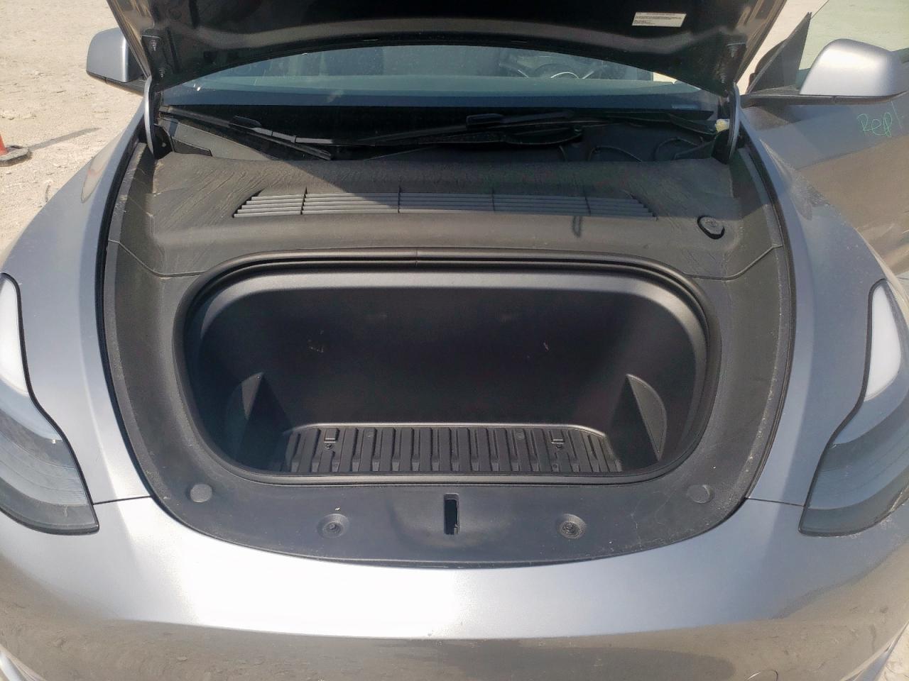 2024 Tesla Model Y VIN: 7SAYGDED0RA327739 Lot: 57174445