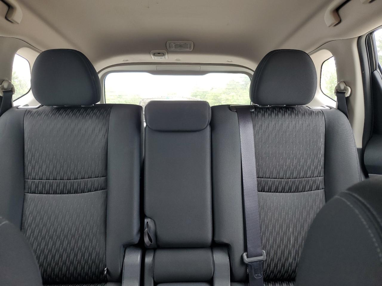 KNMAT2MV9JP567765 NISSAN ROGUE 2018