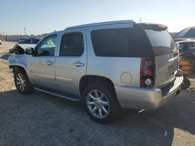  GMC YUKON 2013 Серебристый