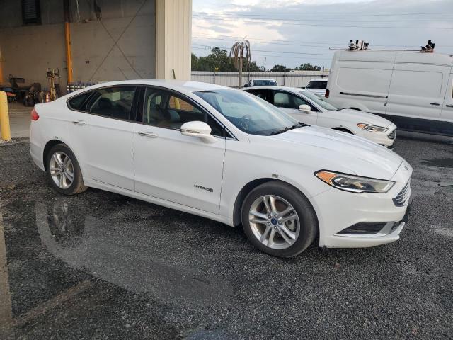  FORD FUSION 2018 Білий