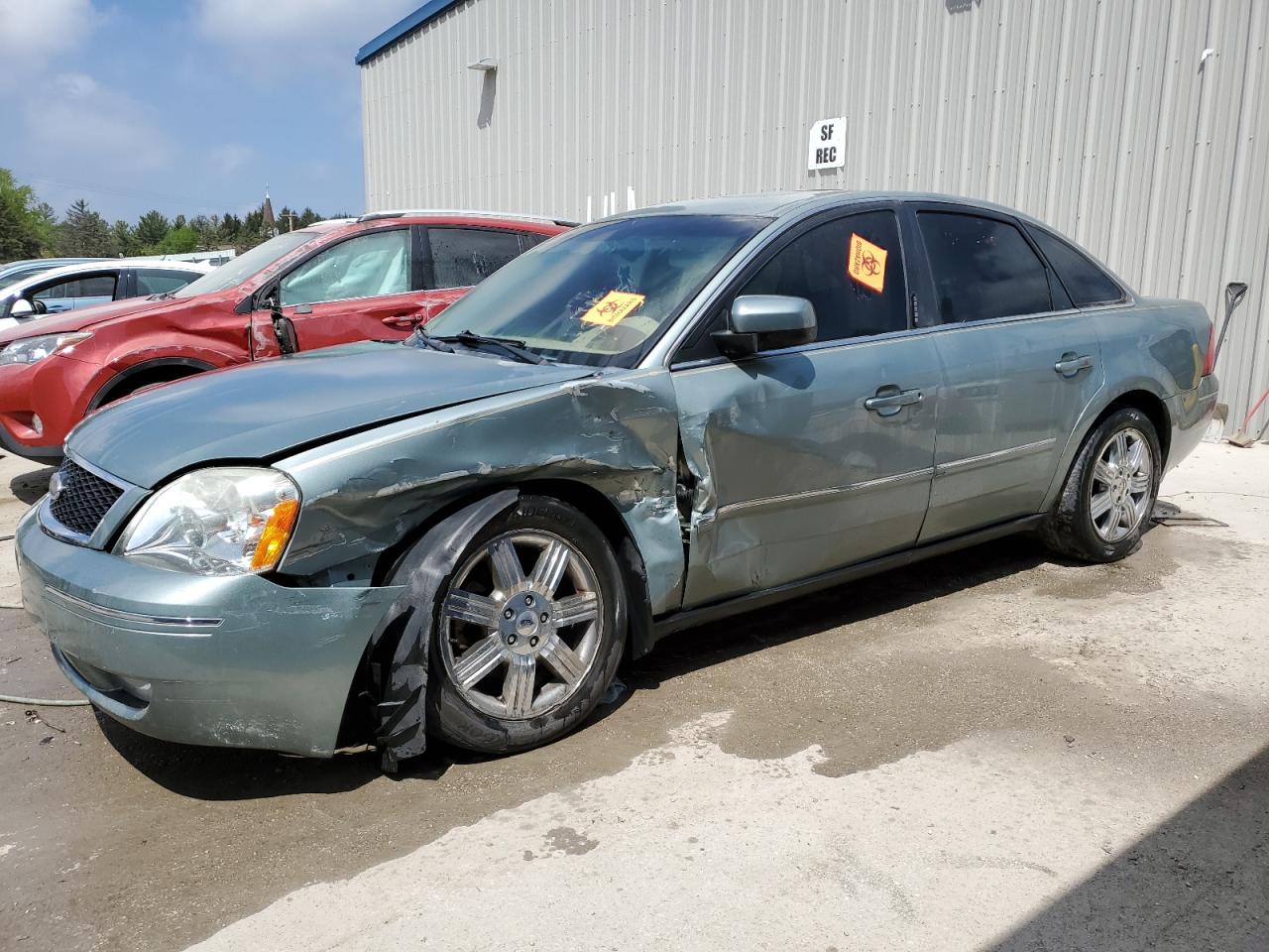 2005 Ford Five Hundred Sel for Sale in Franklin, WI - Front End
