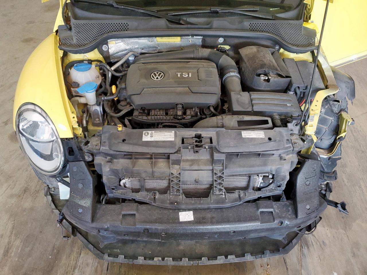 2015 Volkswagen Beetle 1.8T VIN: 3VW517AT2FM810740 Lot: 57384075
