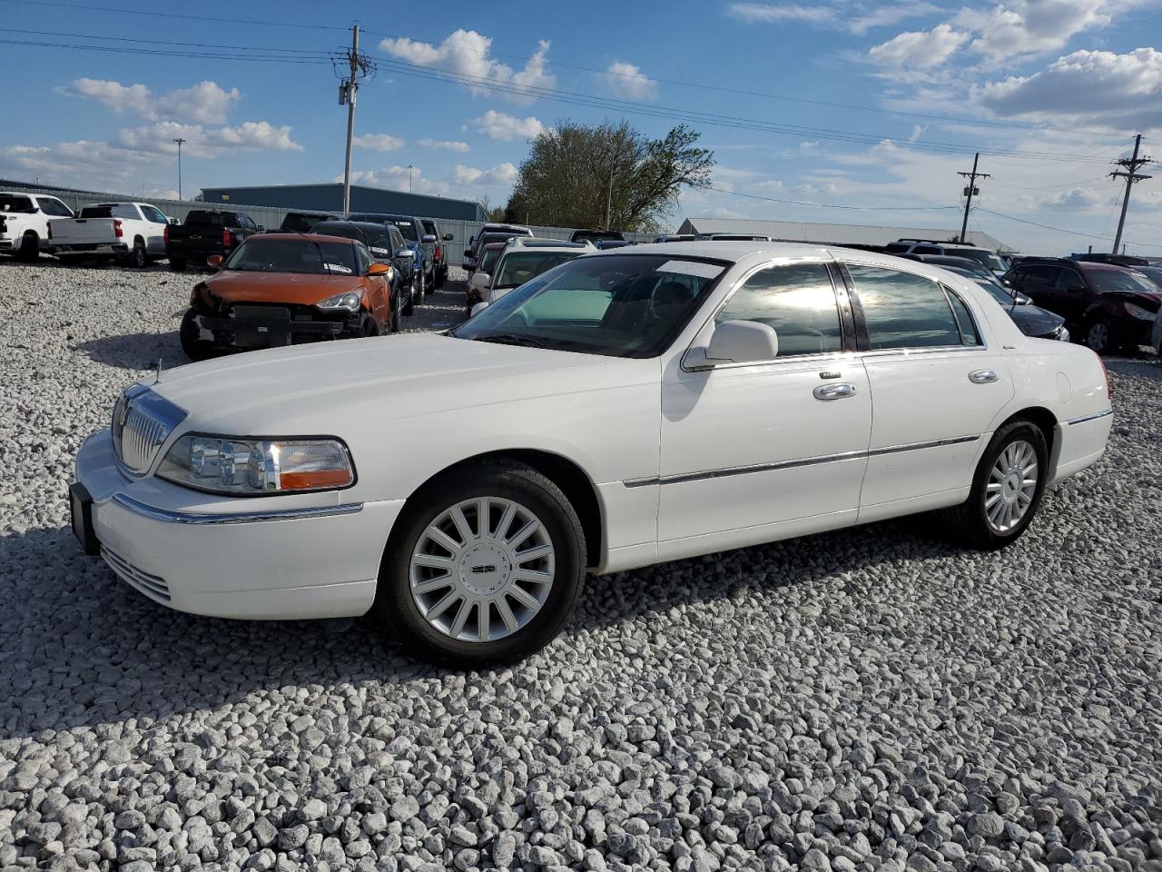 2005 Lincoln Town Car Signature en Venta en Greenwood, NE - Burn - Engine
