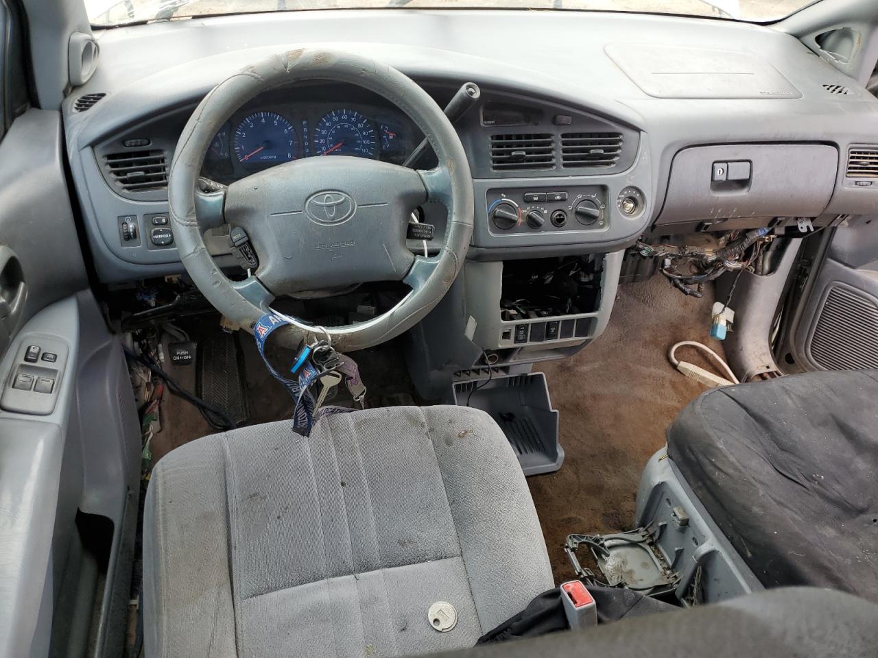 2002 Toyota Sienna Le VIN: 4T3ZF13C62U441843 Lot: 57084835