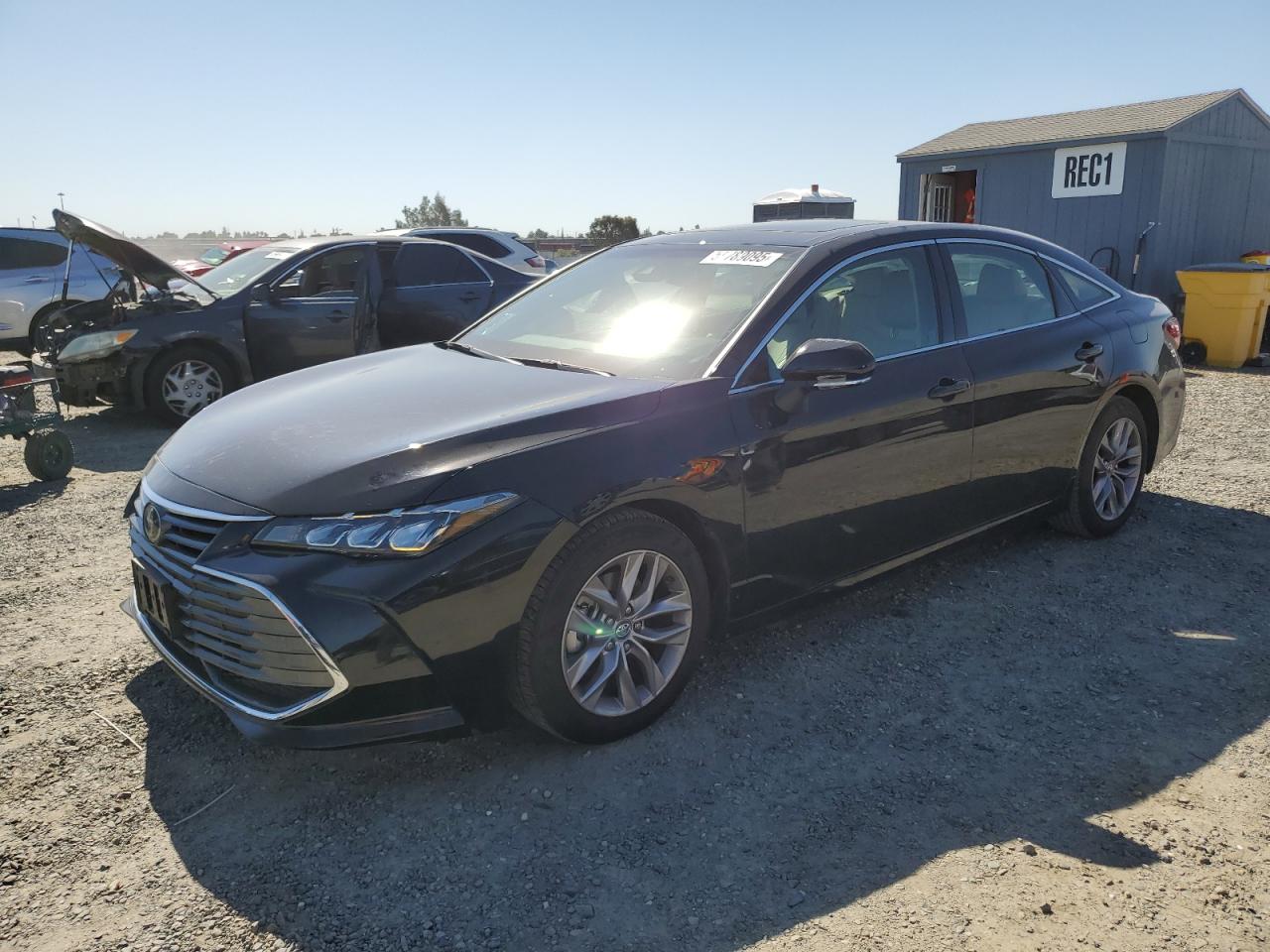 2019 Toyota Avalon Xle na sprzedaż w Antelope, CA - Side