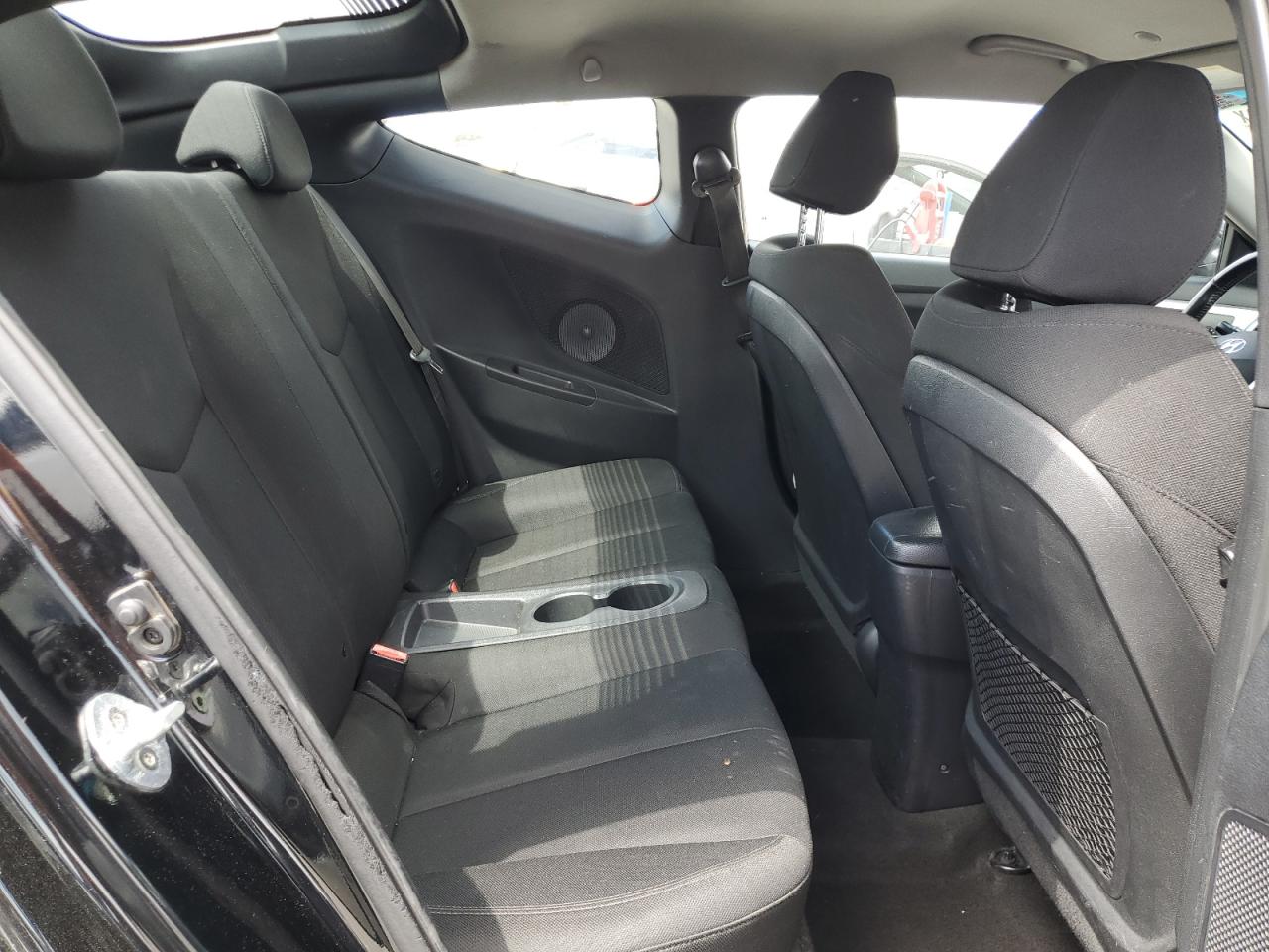 2017 Hyundai Veloster VIN: KMHTC6ADXHU323755 Lot: 54226175