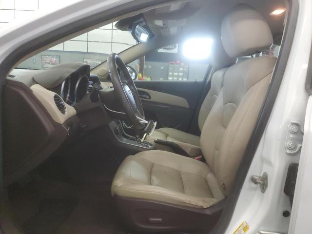 Sedans CHEVROLET CRUZE 2012 Biały