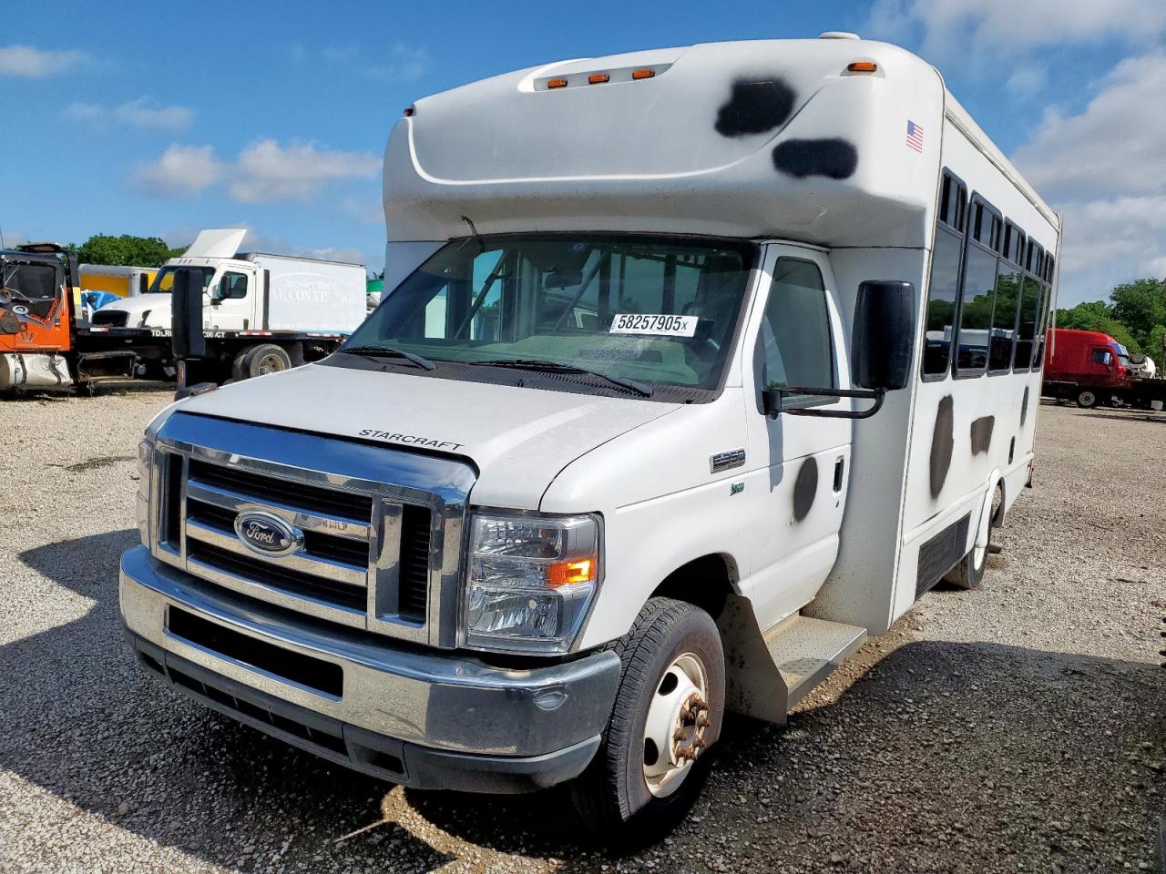 2016 Ford Econoline E350 Super Duty Cutaway Van продається в Wilmer, TX - Normal Wear