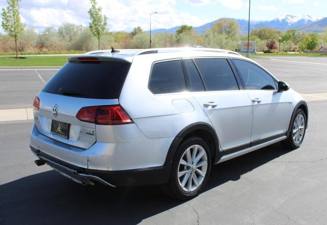  VOLKSWAGEN GOLF 2017 Srebrny
