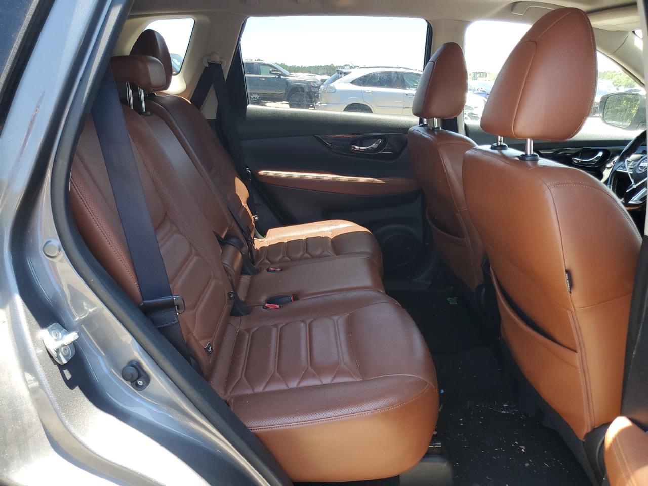JN8AT2MT2JW469489 NISSAN ROGUE 2018