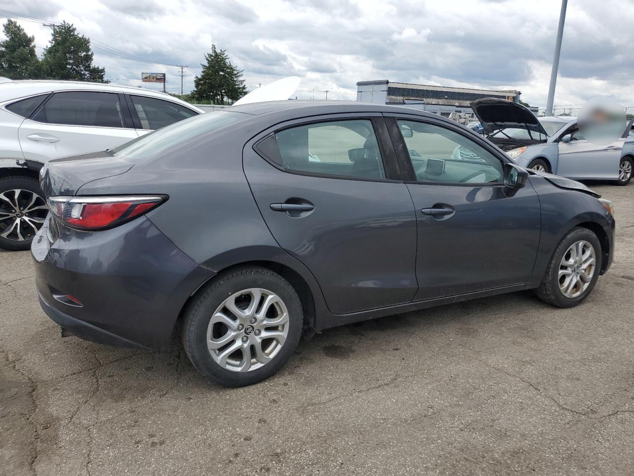 3MYDLBYV7JY304195 TOYOTA YARIS 2018