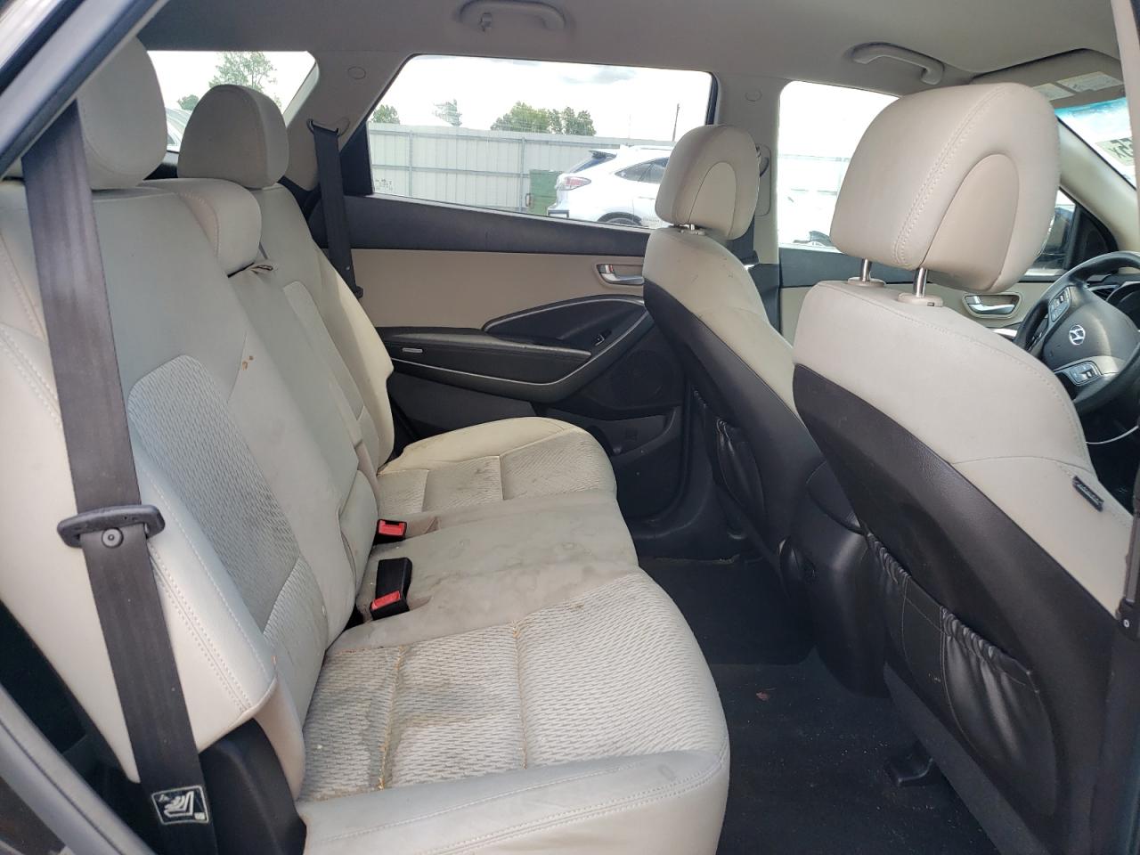 2017 Hyundai Santa Fe Se VIN: KM8SM4HF1HU187150 Lot: 56861955