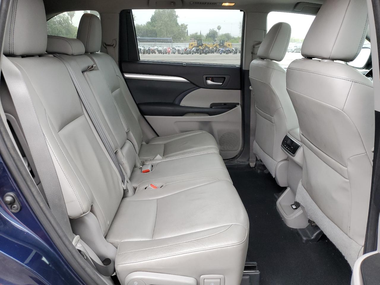 2014 Toyota Highlander Xle VIN: 5TDJKRFH2ES032680 Lot: 57284945