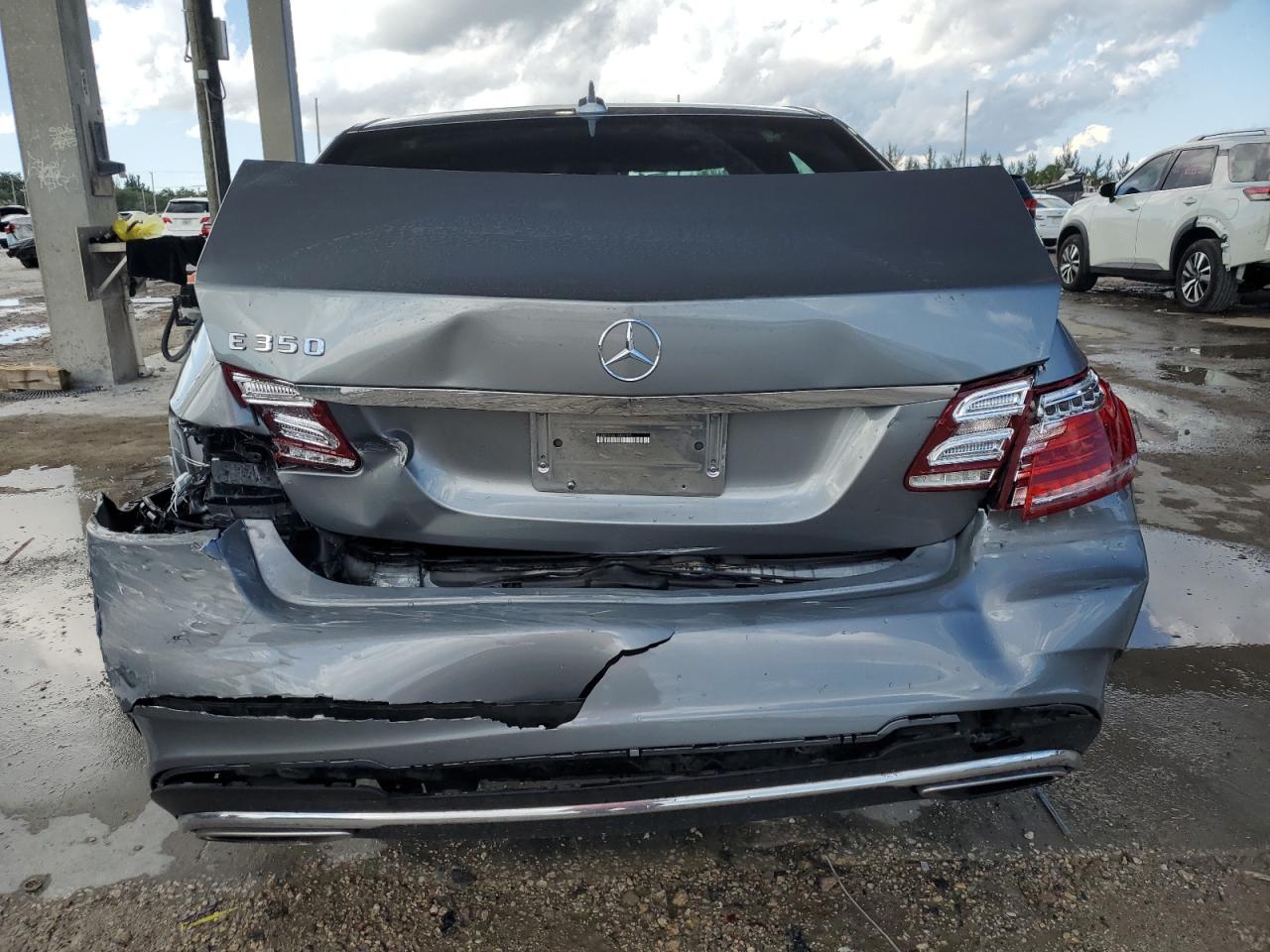 2014 Mercedes-Benz E 350 VIN: WDDHF5KB7EA823075 Lot: 56886345
