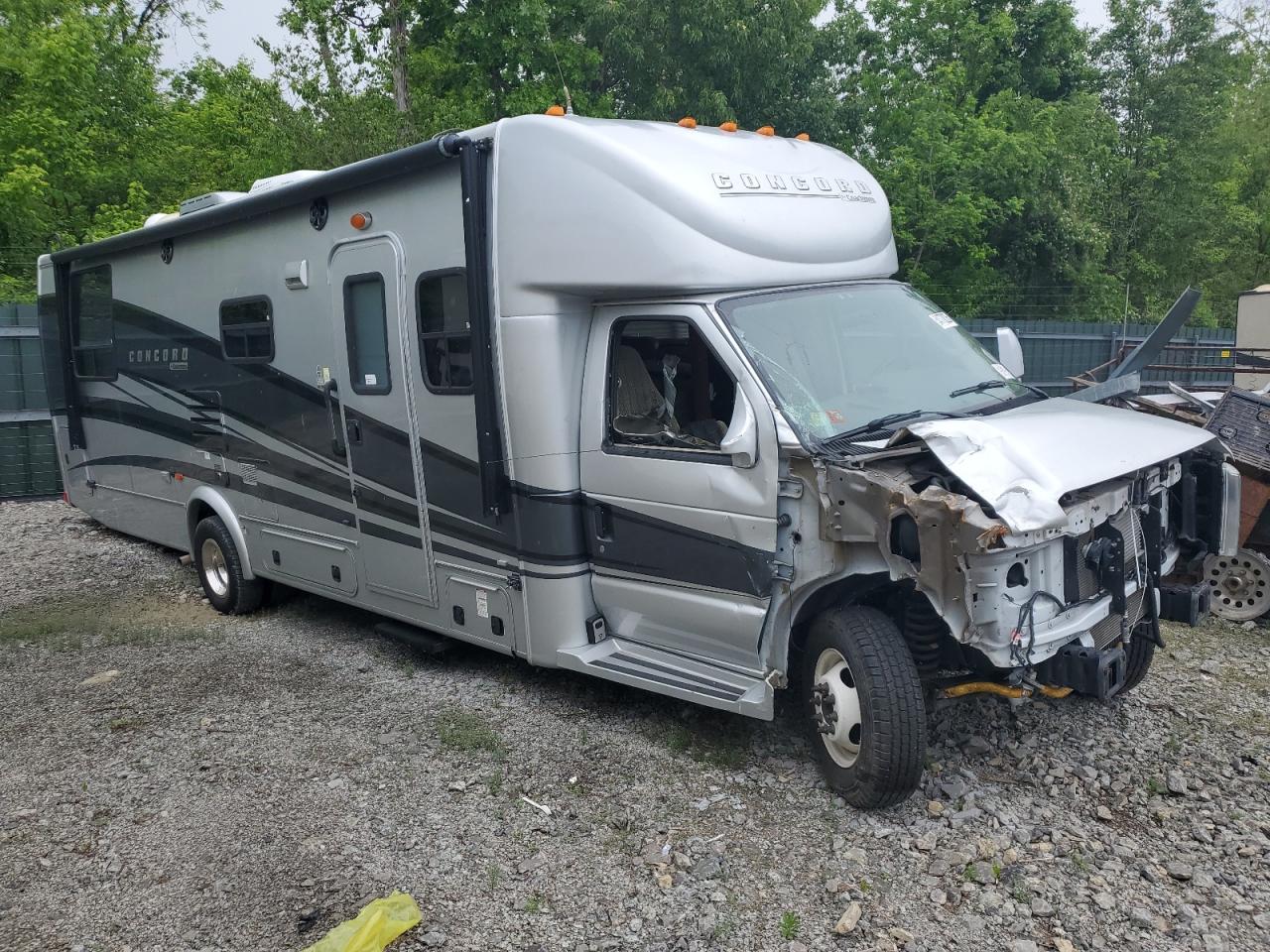 2012 Ford Econoline E450 Super Duty Cutaway Van продається в Madisonville, TN - All Over