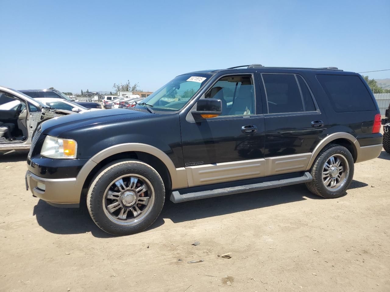 2003 Ford Expedition Eddie Bauer იყიდება San Martin-ში, CA - Minor Dent/Scratches