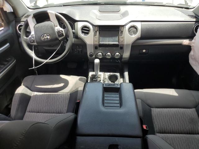 Pickups TOYOTA TUNDRA 2017 Srebrny