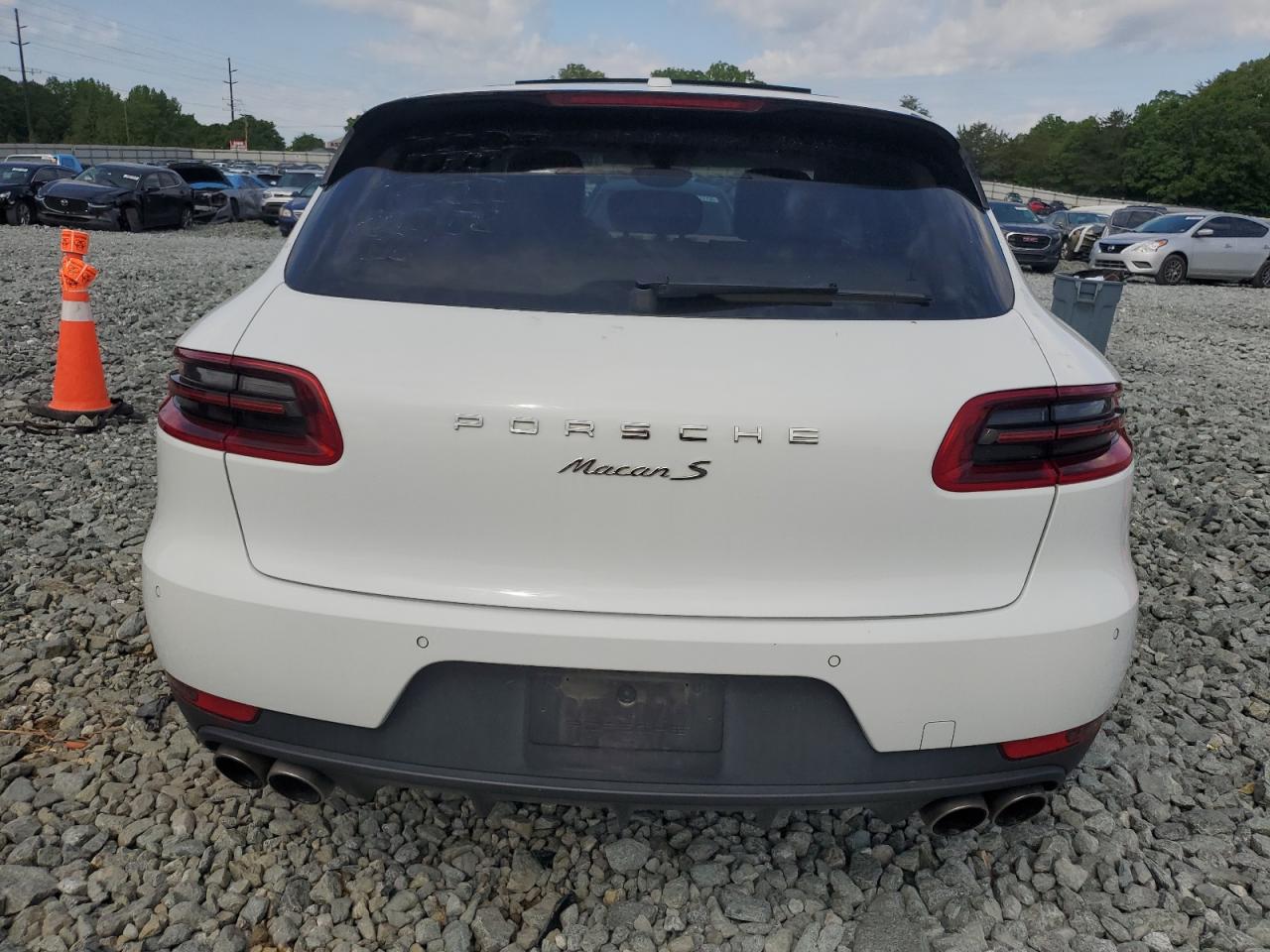 2016 Porsche Macan S VIN: WP1AB2A58GLB55617 Lot: 55766995