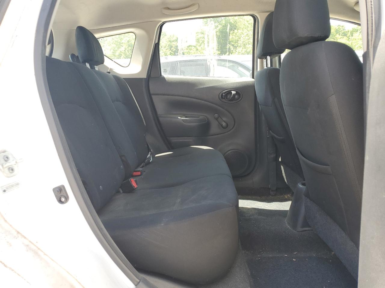 2015 Nissan Versa Note S VIN: 3N1CE2CP0FL364663 Lot: 56674635