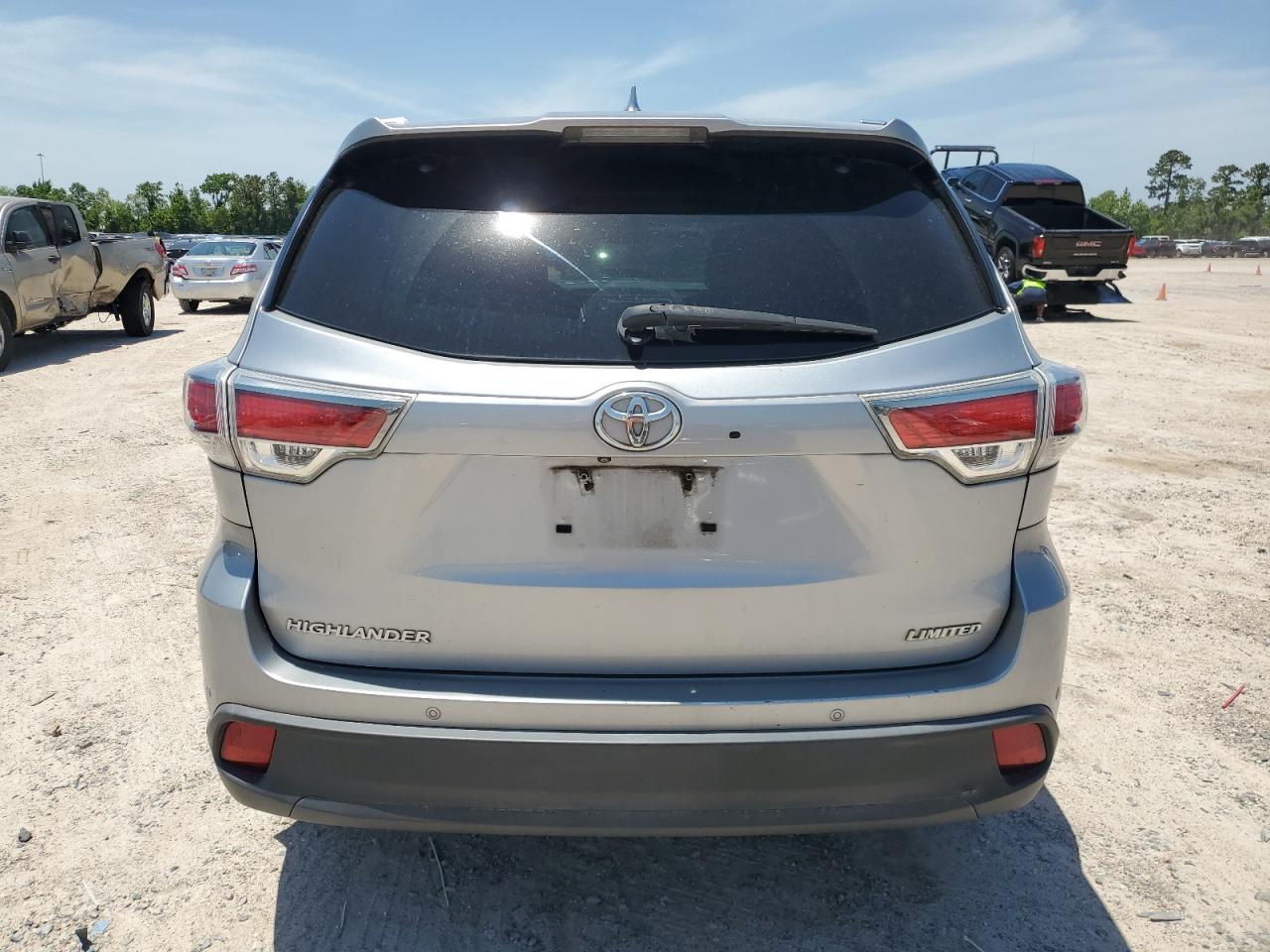 2015 Toyota Highlander Limited VIN: 5TDYKRFH9FS119704 Lot: 56801935