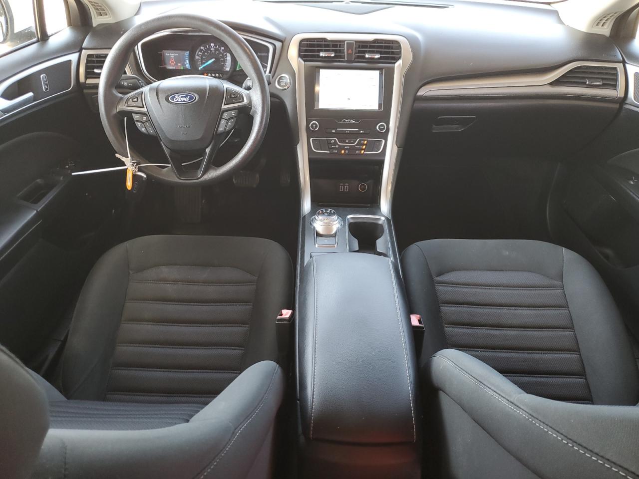 2019 Ford Fusion Se VIN: 3FA6P0LU2KR124817 Lot: 54027745