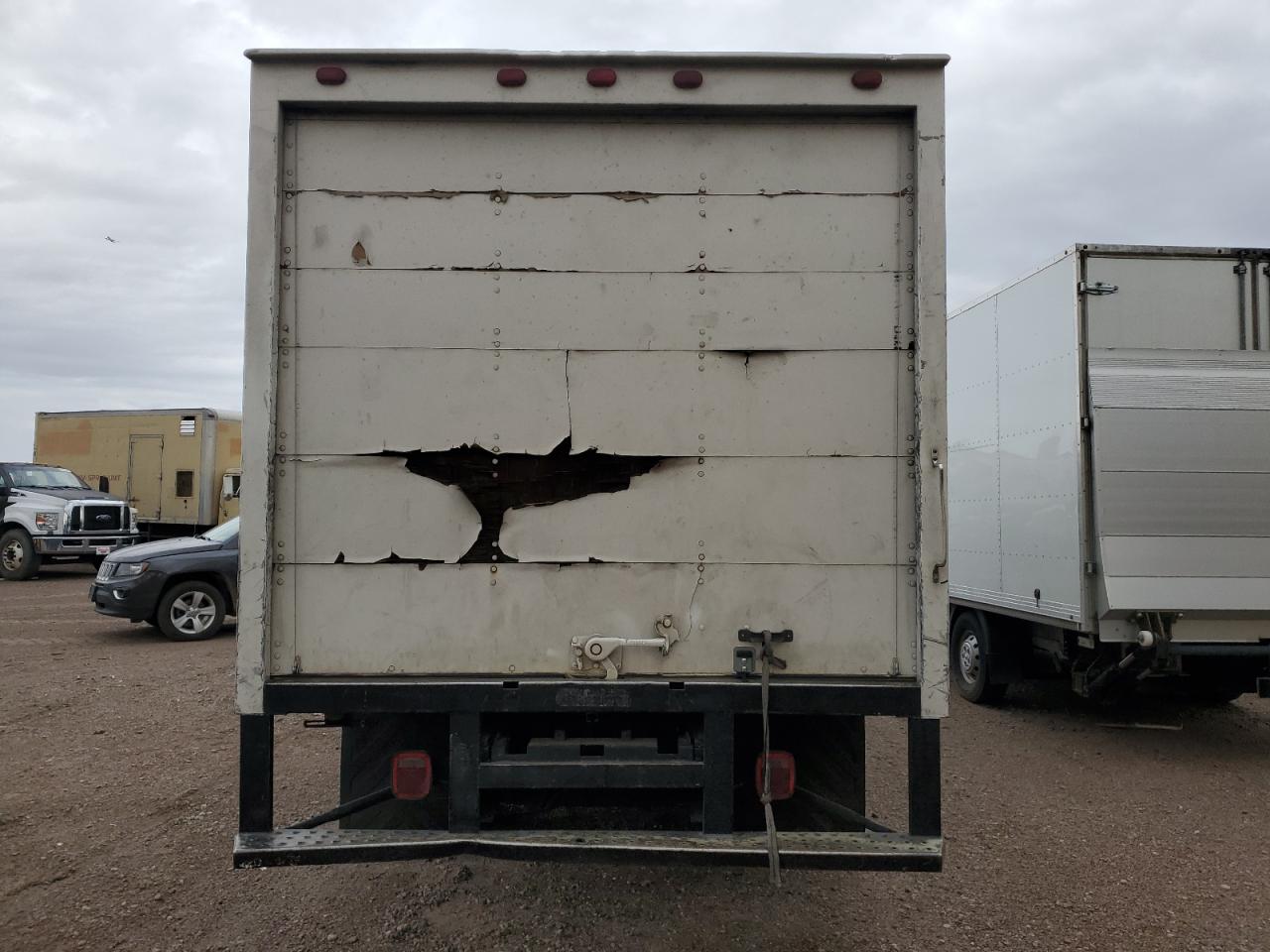 2000 Isuzu Npr VIN: 4KLB4B1R9YJ801957 Lot: 53540675