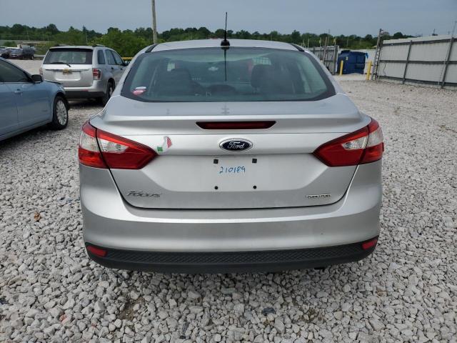 Sedans FORD FOCUS 2012 Silver