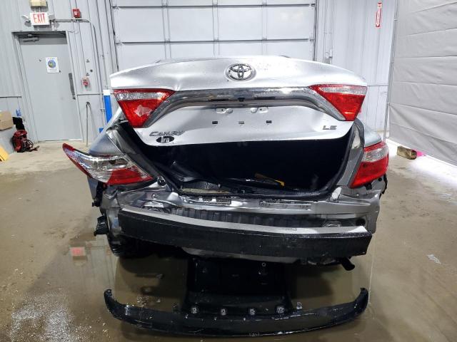  TOYOTA CAMRY 2017 Srebrny