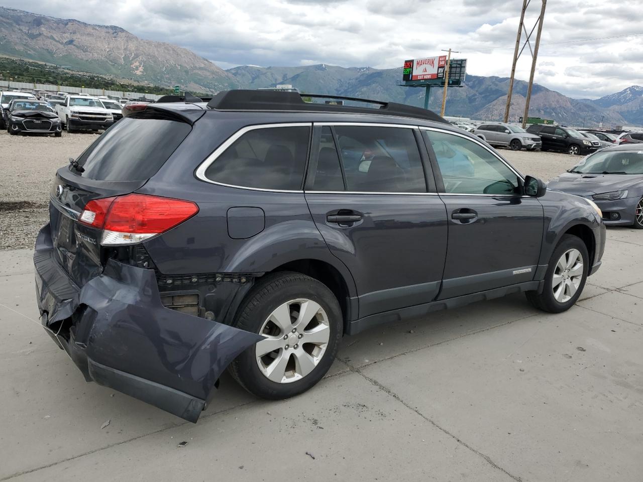 2011 Subaru Outback 2.5I Limited VIN: 4S4BRCKC8B3370195 Lot: 56891635
