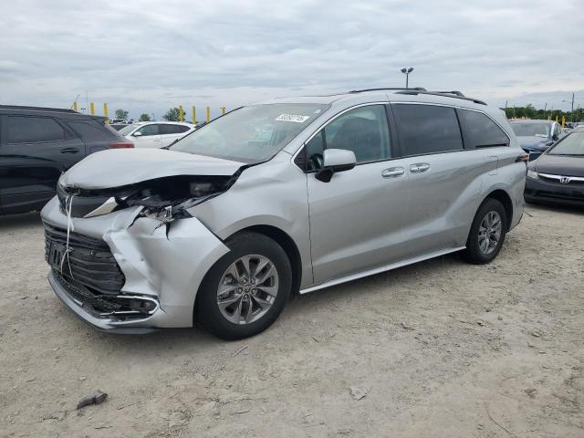 TOYOTA SIENNA XLE 2022