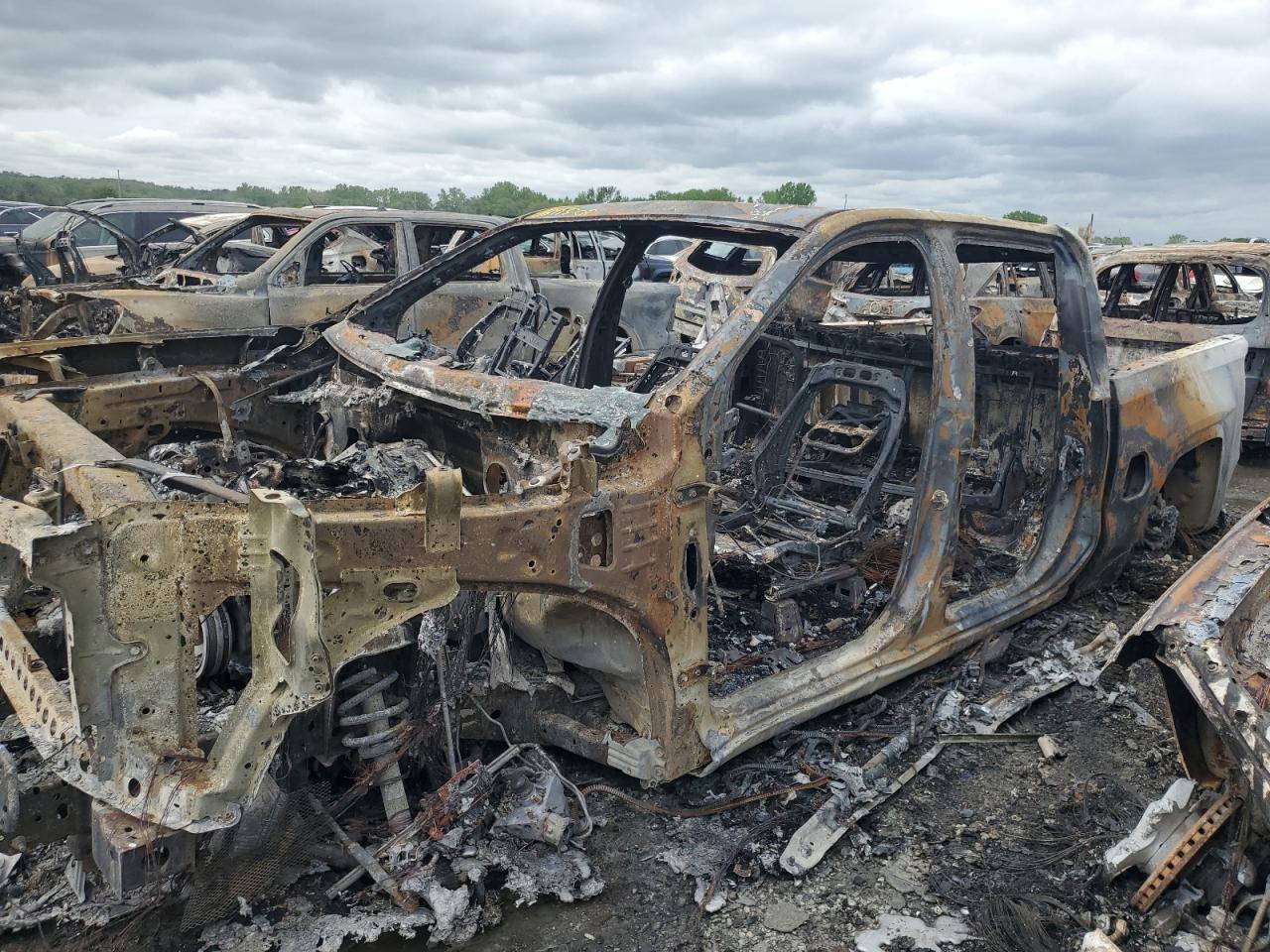 2022 Gmc Sierra K1500 Slt for Sale in Kansas City, KS - Burn