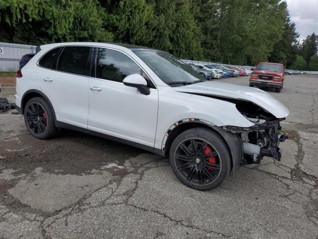  PORSCHE CAYENNE 2016 Biały