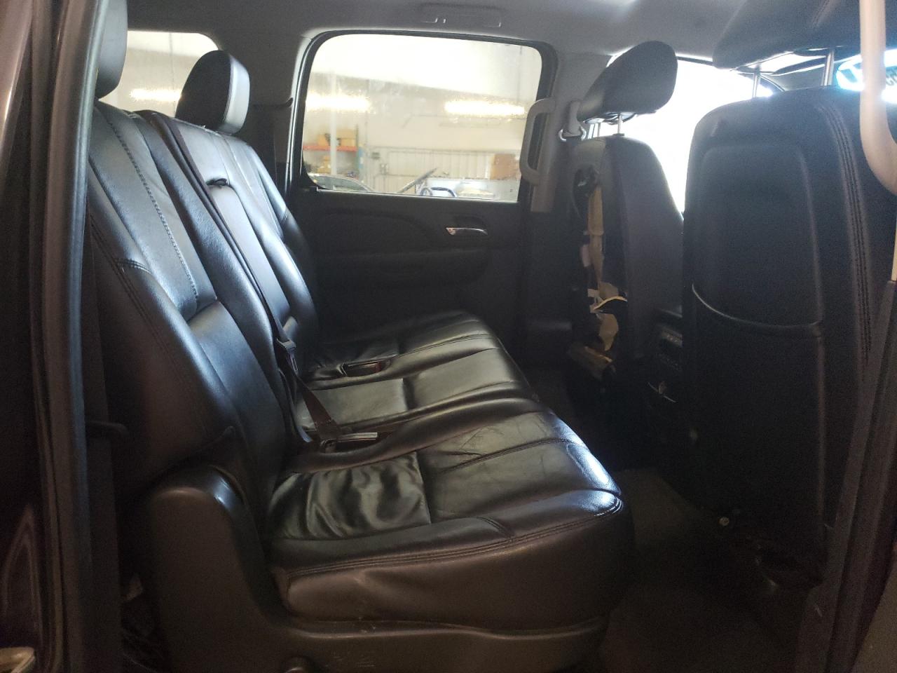 2011 Chevrolet Suburban K1500 Lt VIN: 1GNSKJE32BR320339 Lot: 57060555