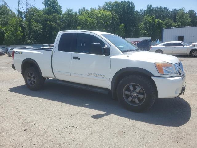 Pickups NISSAN TITAN 2013 Biały