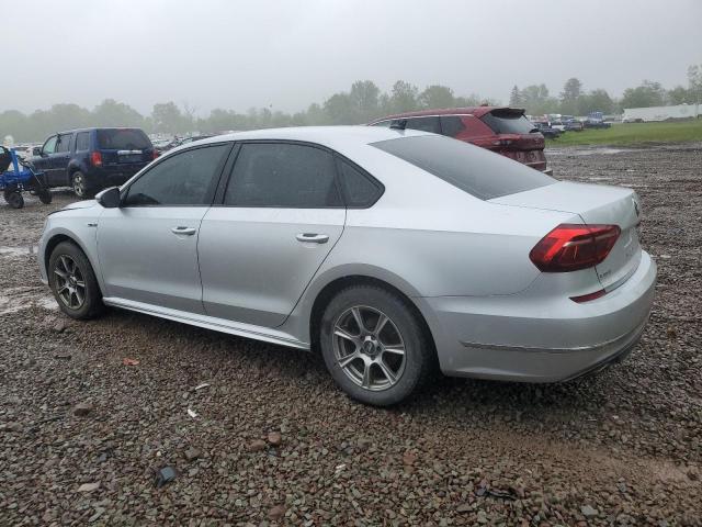  VOLKSWAGEN PASSAT 2018 Srebrny
