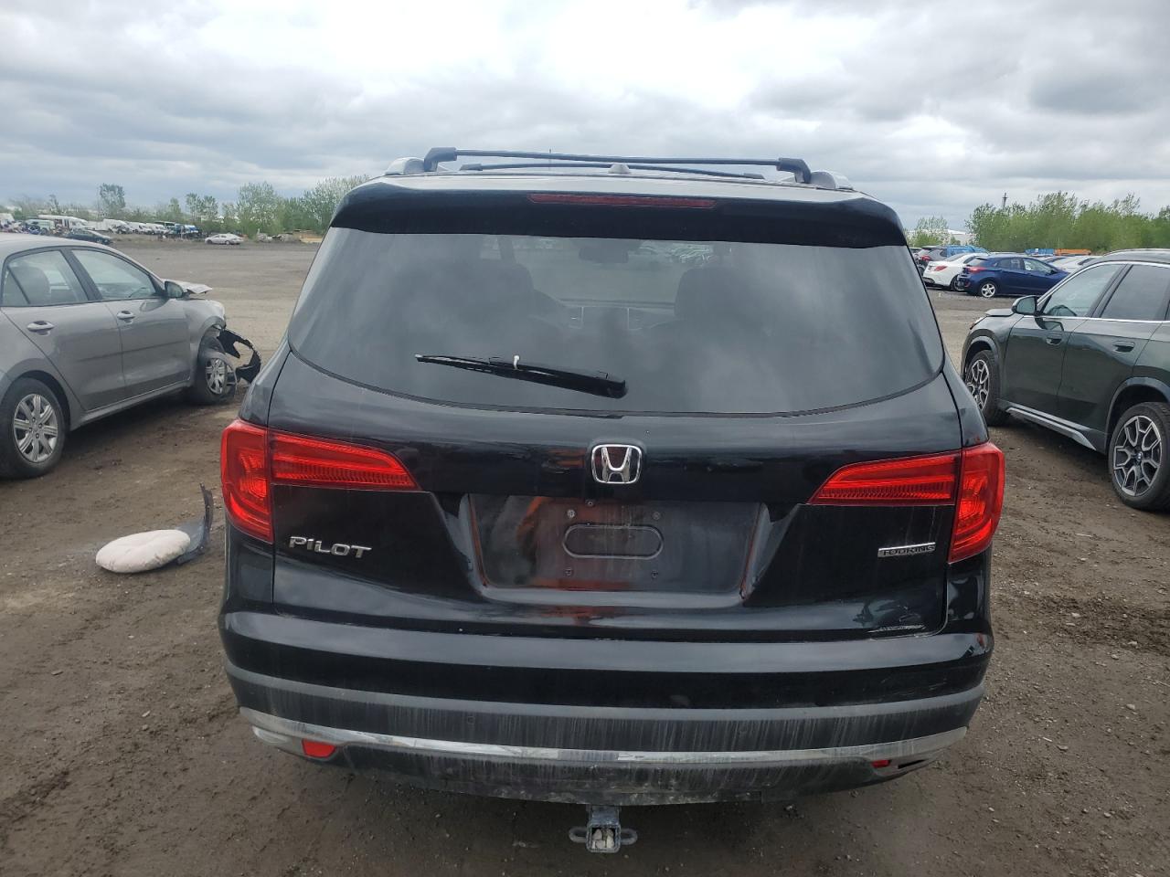 2018 Honda Pilot Touring VIN: 5FNYF5H90JB011956 Lot: 57482515