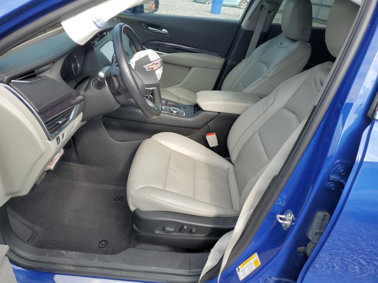 2023 Cadillac Xt4 Luxury VIN: 1GYAZAR47PF153692 Lot: 56367055
