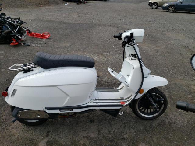 2023 Genuine Scooter Co. Royal Allo