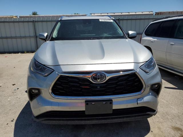  TOYOTA HIGHLANDER 2021 Srebrny