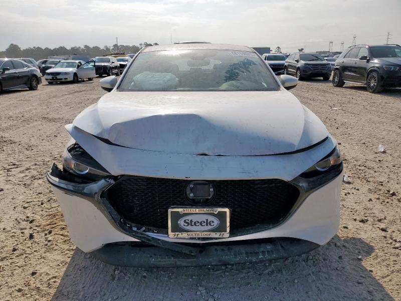  MAZDA 3 2022 Белый