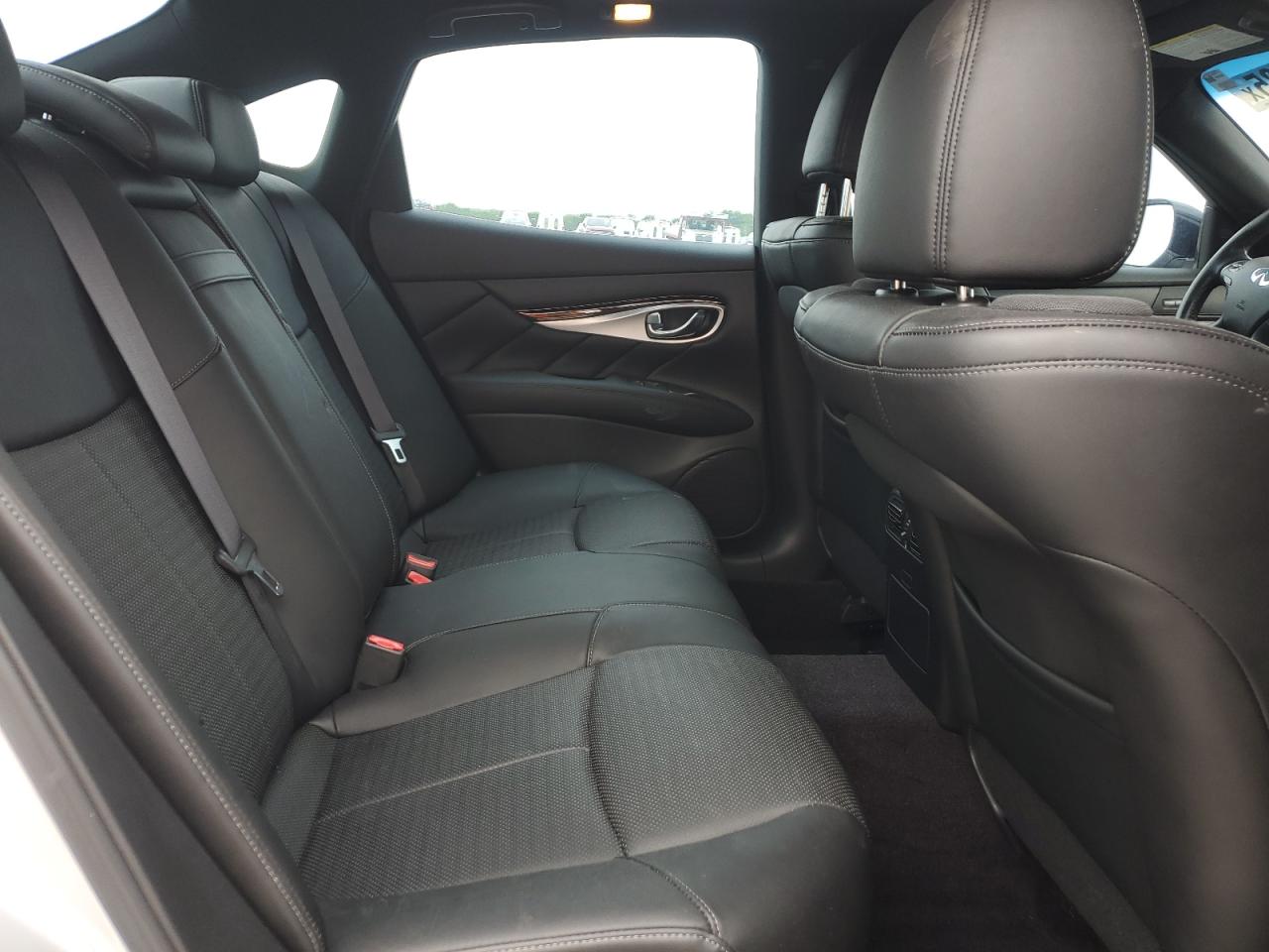 2018 Infiniti Q70 3.7 Luxe VIN: JN1BY1APXJM180183 Lot: 55509785