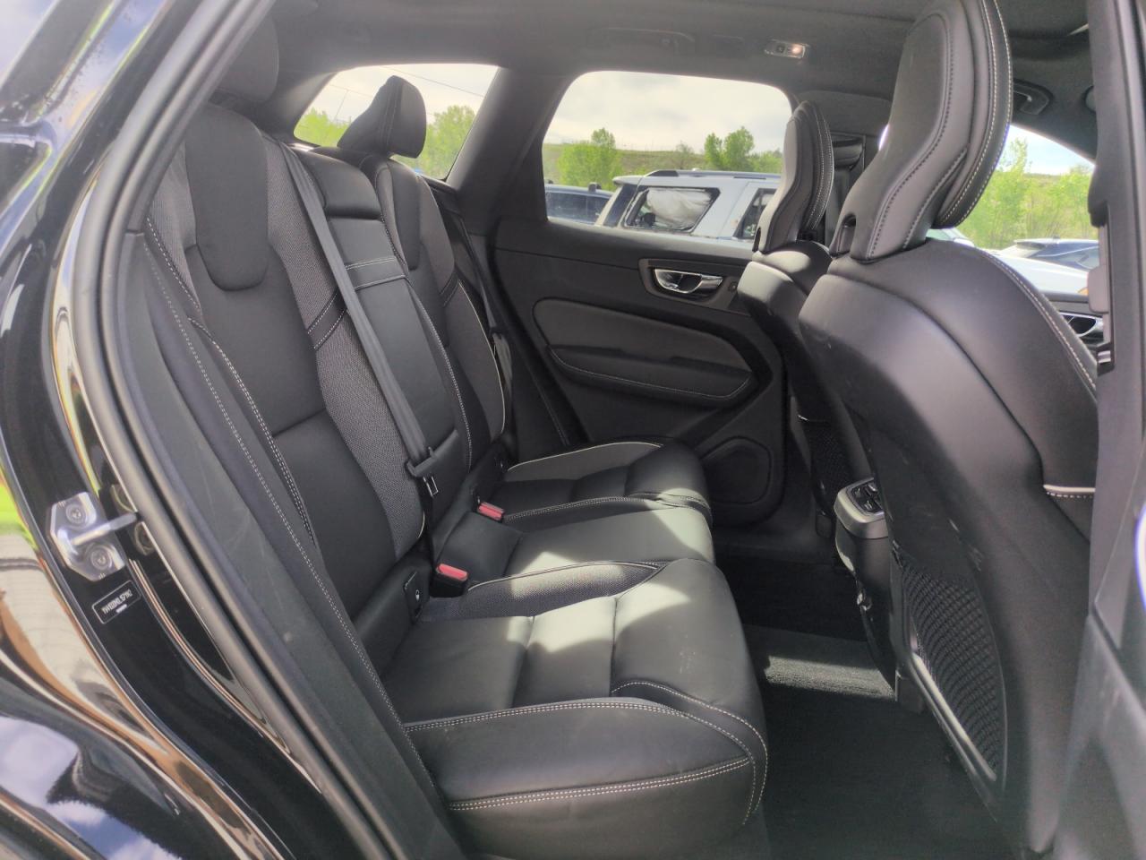 2020 Volvo Xc60 T5 R-Design VIN: YV4102DM0L1571142 Lot: 56313545