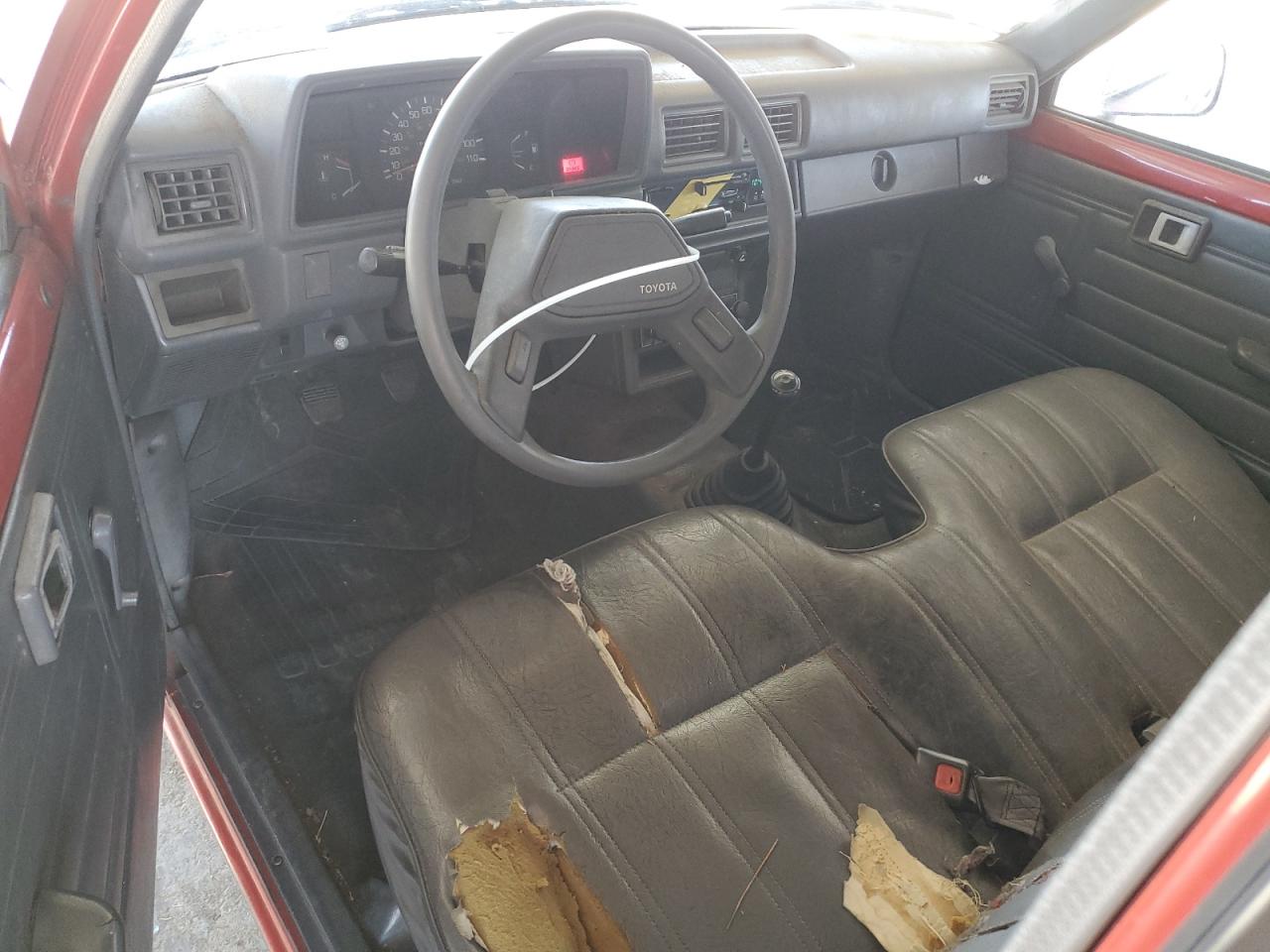 1987 Toyota Pickup 1/2 Ton Rn50 VIN: JT4RN50RXH0242049 Lot: 56058065