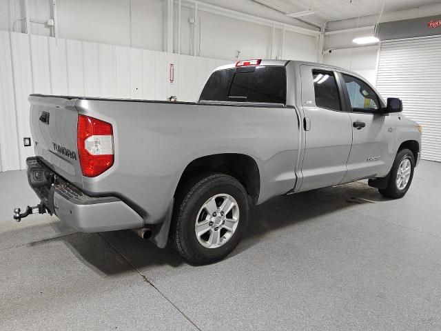 TOYOTA TUNDRA 2018 Srebrny